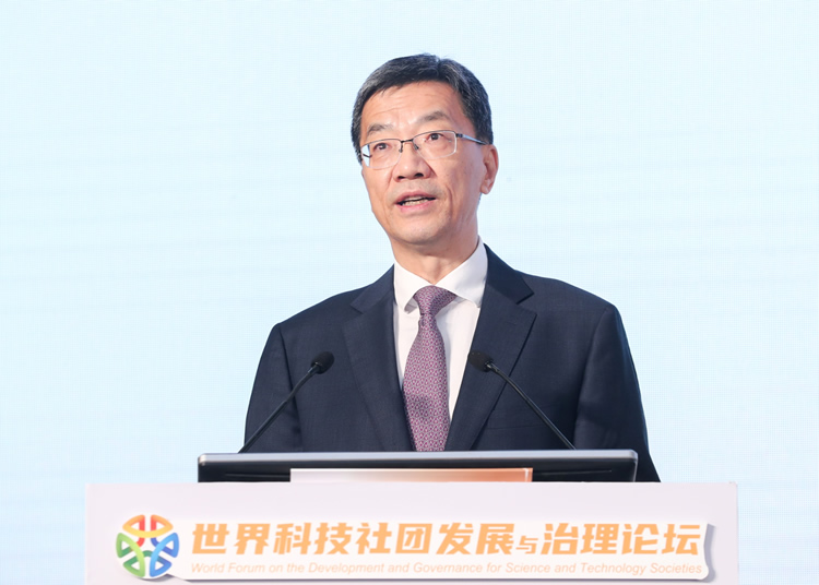 圖二 中國(guó)科協(xié)黨組書(shū)記、常務(wù)副主席、書(shū)記處第一書(shū)記懷進(jìn)鵬致辭.jpg