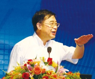 中國(guó)工程院院士、原暨南大學(xué)校長(zhǎng)劉人懷