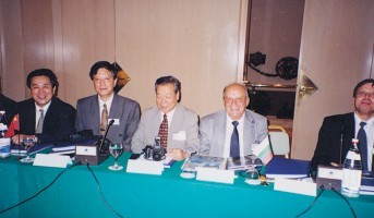 1998年在布拉格參加世界采礦大會國際組委會